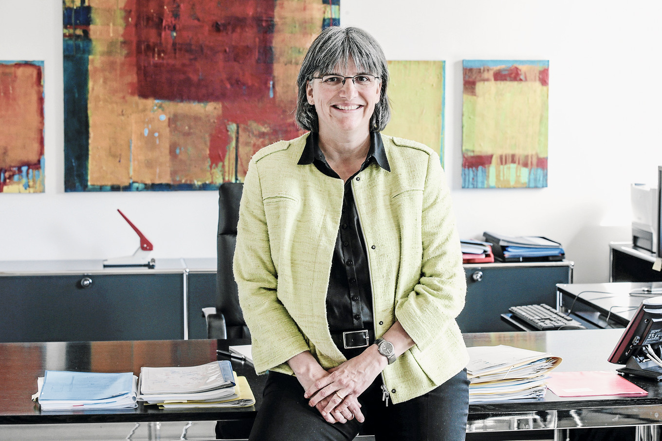 Dr. Maria Lezzi i