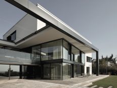 Mit XXL-Fenster-Anlagen