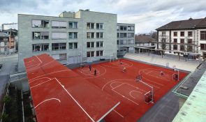 Schulhofs in Basel