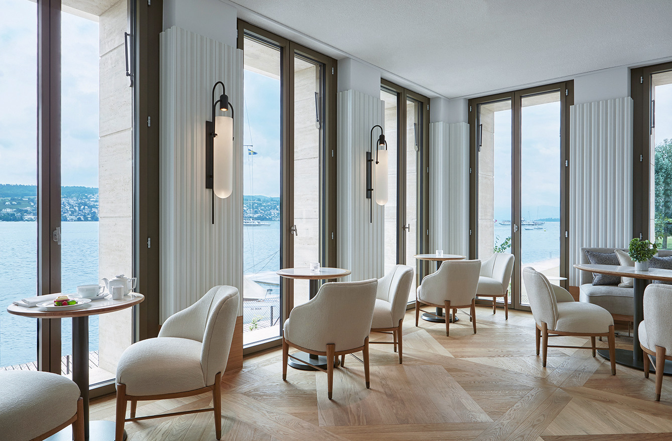 Alex Lake Zürich executive lounge