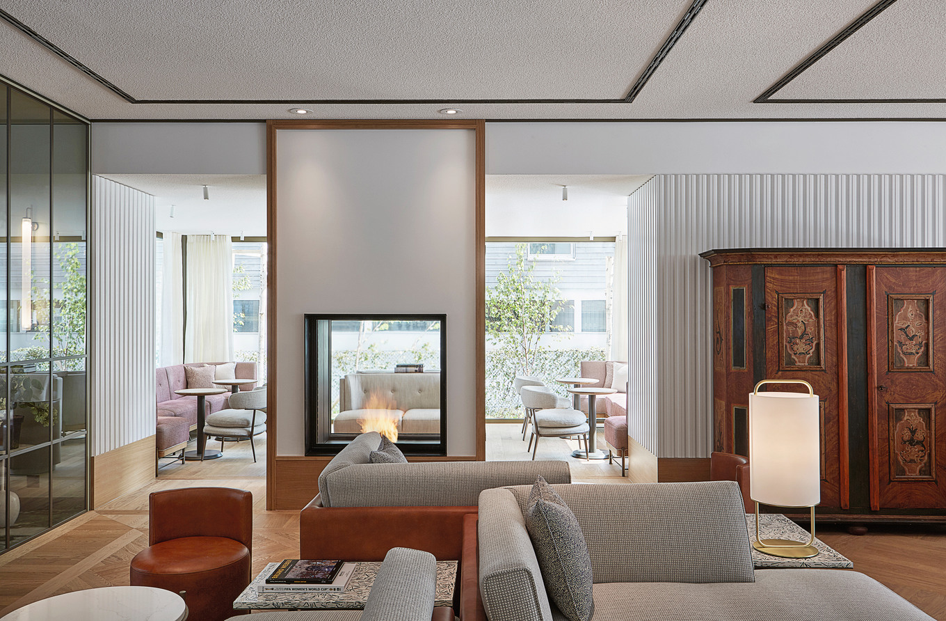 Alex Lake Zürich lobby