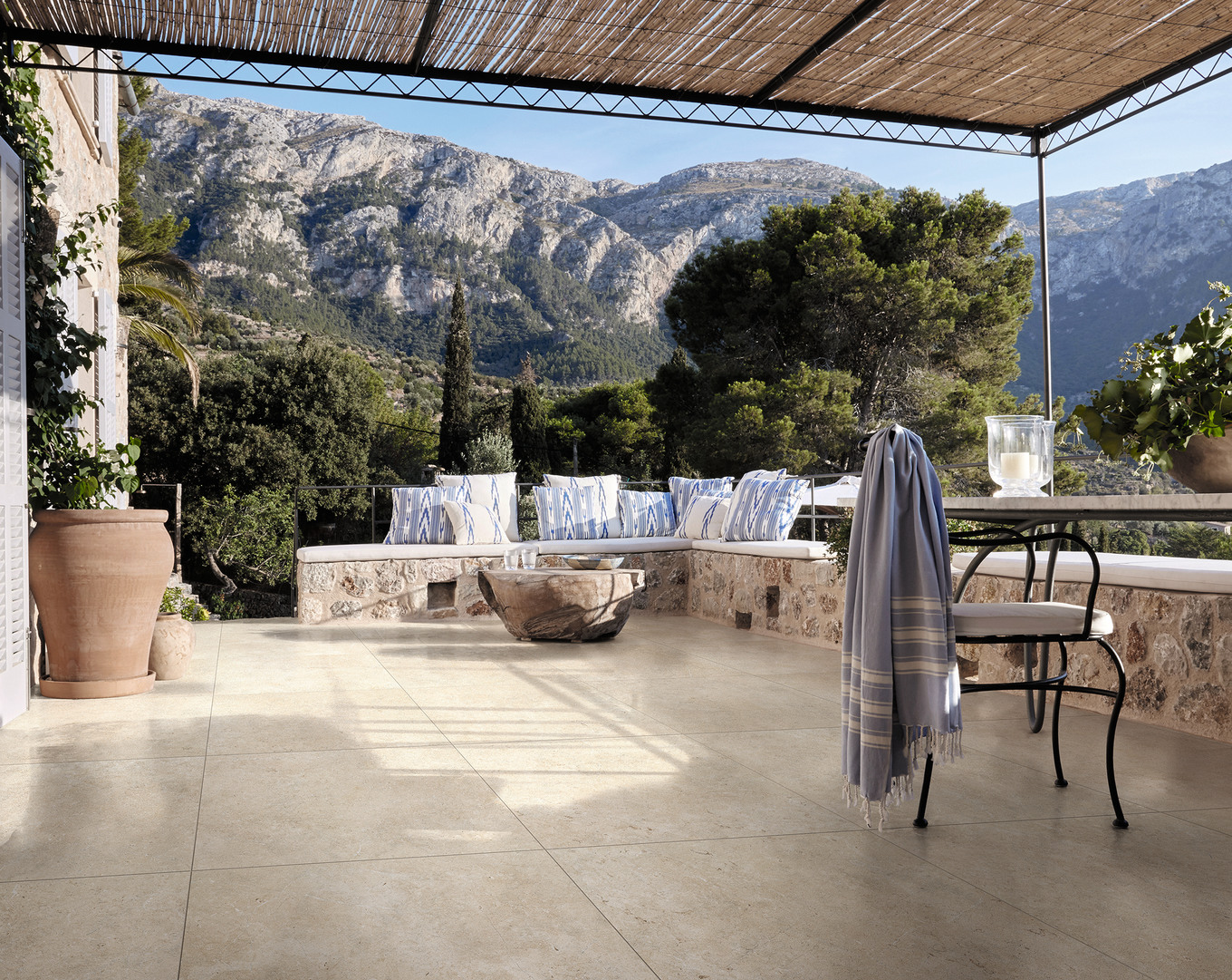 Boden- und Wandbeläge