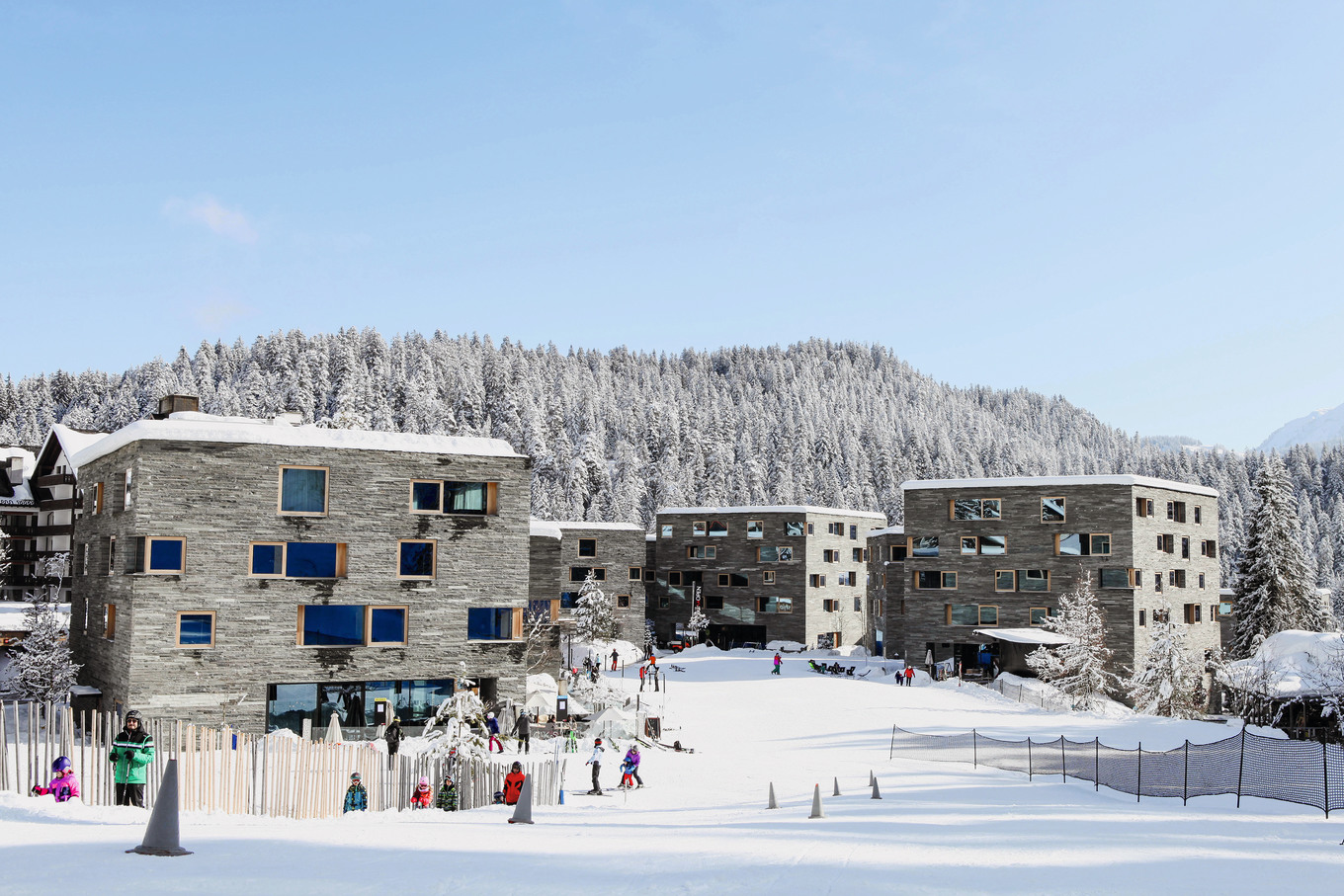 Rocksresort exterior winter