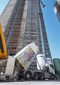 Die Förderung bis in die oberste Etage konnte ohne Zwischenpumpe erfolgen. Fotos: KBS