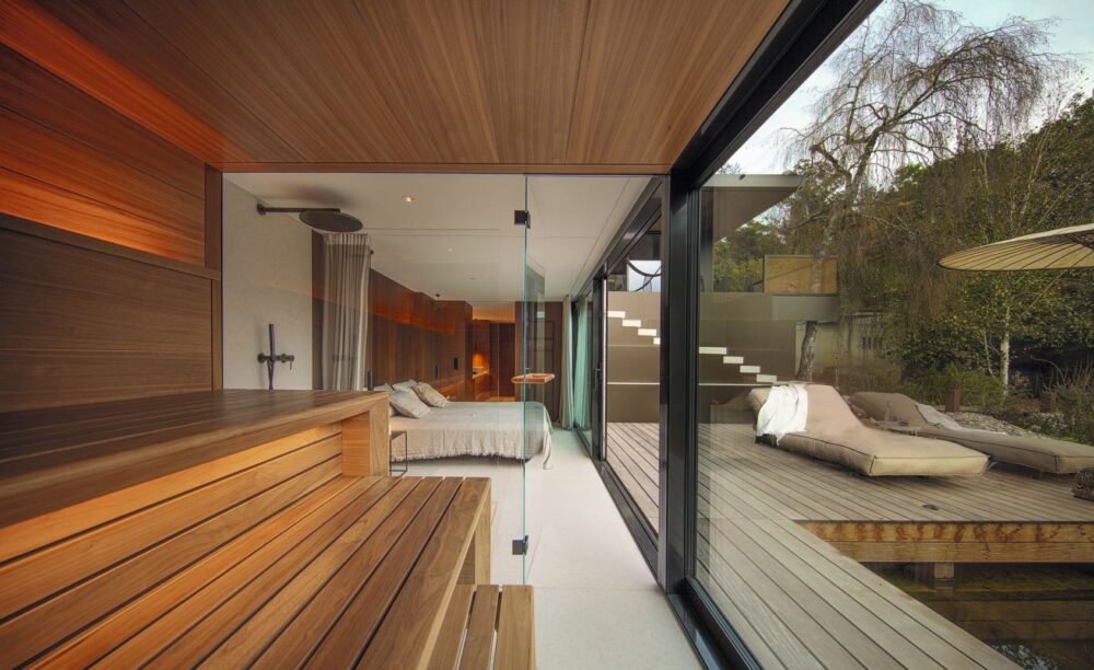 Die Sauna «Aura» verbindet Innen- und Aussenbereich in perfekter Symbiose.