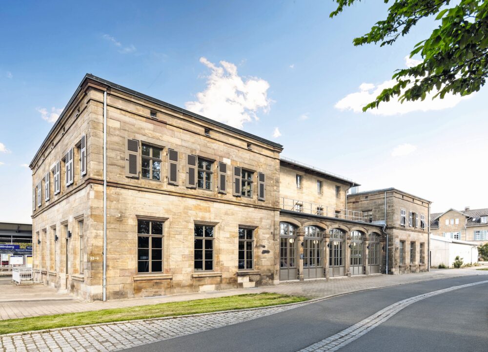 Weiteres grosses Augenmerk bei der denkmalgerechten Sanierung lag auf der Rekonstruktion der Fassadengestaltung.