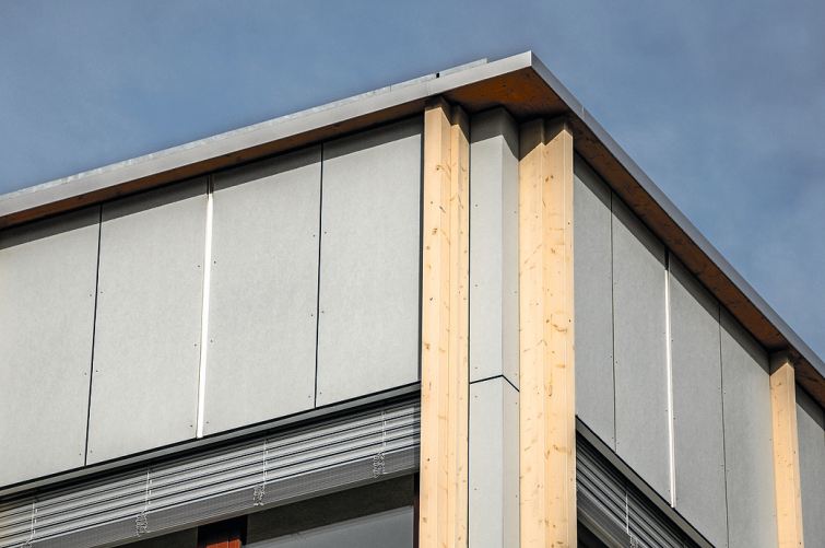 Die Ecklösung für vorgehängte, hinterlüftete Fassaden funktioniert auf einer Unterkonstruktion von Holz und ebenso Metall. Fotos: Swisspearl