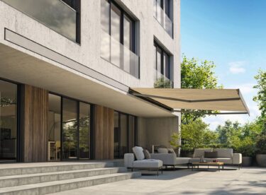 «VIVO Hide» verschwindet hinter einer fassadenidentischen Blende und lässt sich somit flächenbündig in die Fassade integrieren.