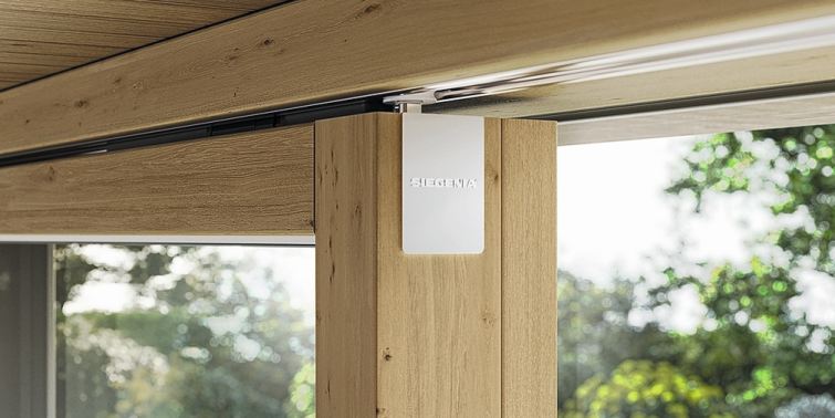 Der Hebe- als auch der Schiebeantrieb sind selbst für schlanke Profilsysteme geeignet, was das Design zusätzlich akzentuiert. Fotos: Siegenia