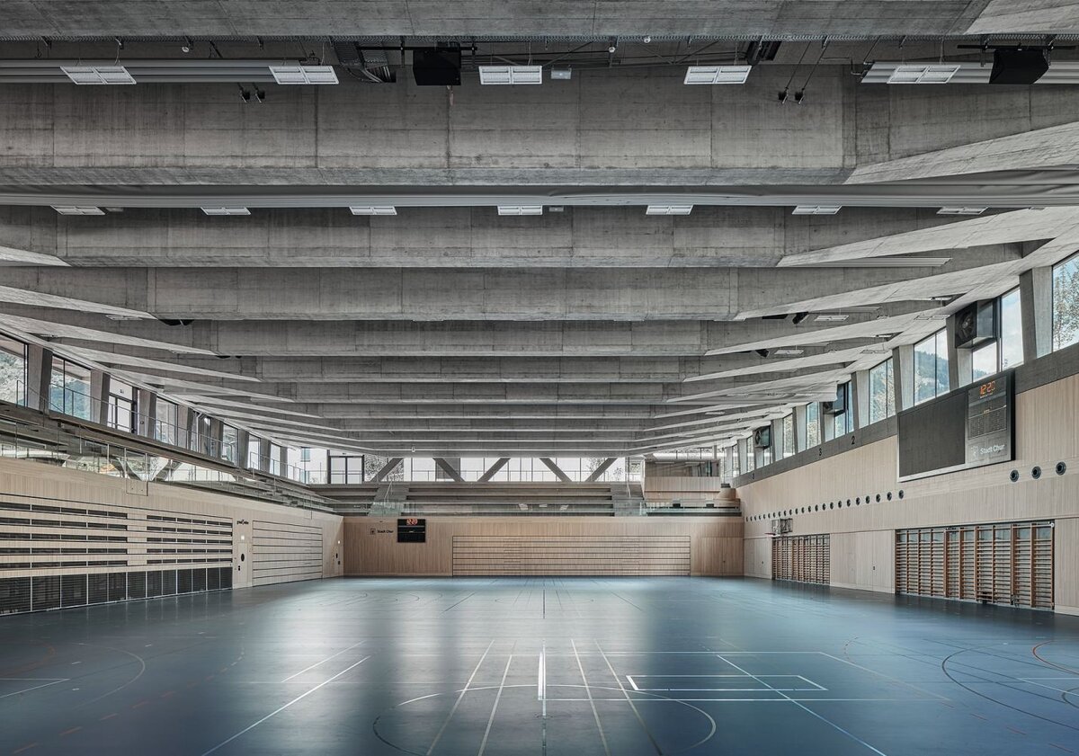 Mit dem Einsatz der «Cross»-Deckenstrahlprofile erfüllt das Gebäude höchste Anforderungen an eine nachhaltige und zukunftsfähige Bauweise.