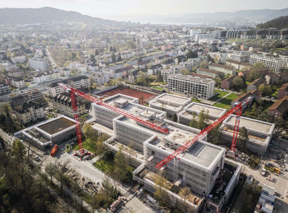 Kantonsschule Zürich Nord (BGP Architekten 2017 bis 27) Foto: Silvano Pedrett Photography