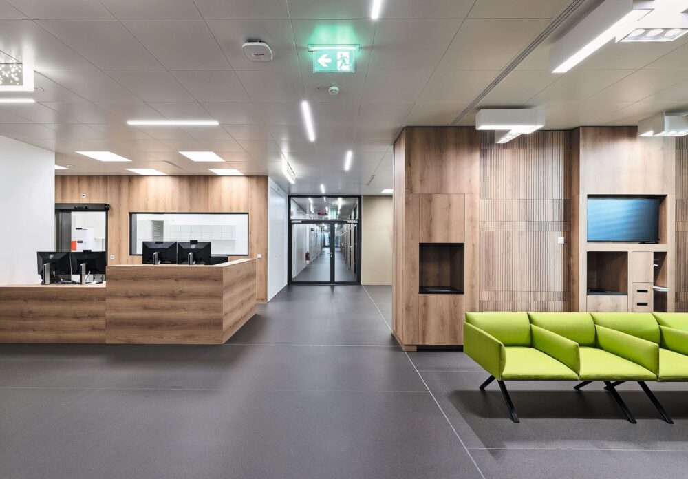 Bild oben: Inselspital Bern, Anna-Seiler-Haus