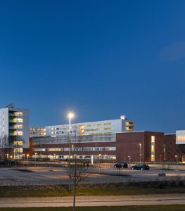 Eine klare Hierarchie aus «Quartieren», «Strassen» und zentralen Plätzen dient der Struktur und schafft ein identitätsstiftendes Zentrum. Foto: Julian Weyer