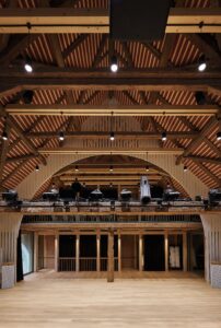 Die Zehntscheune wird heute unter anderem genutzt von Vereinen, Theatergruppen für Feste und Ausstellungen.