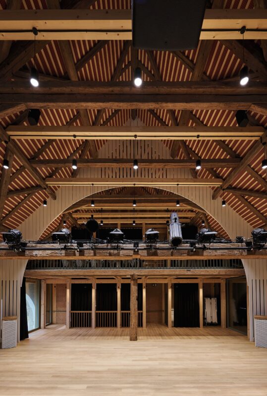 Die Zehntscheune wird heute unter anderem genutzt von Vereinen, Theatergruppen für Feste und Ausstellungen.